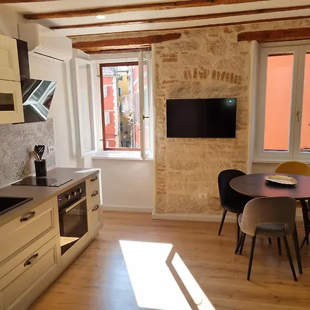 Casa Santa Vicenta Apartment *