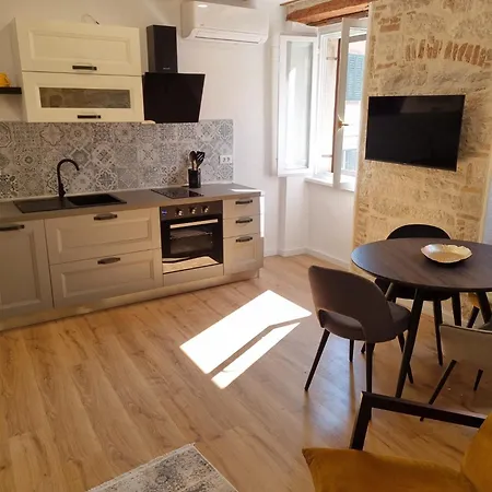Casa Santa Vicenta Apartment *