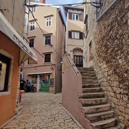 Casa Santa Vicenta * Ρόβινι