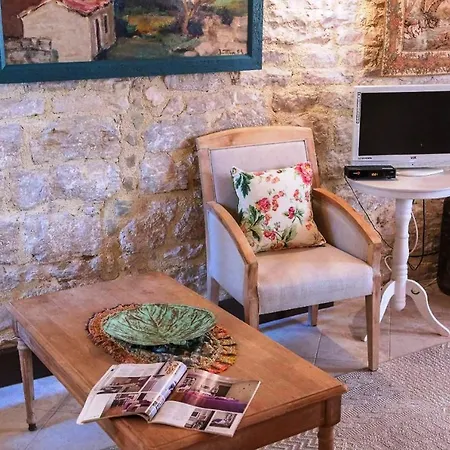 Casa Santa Vicenta Apartment *