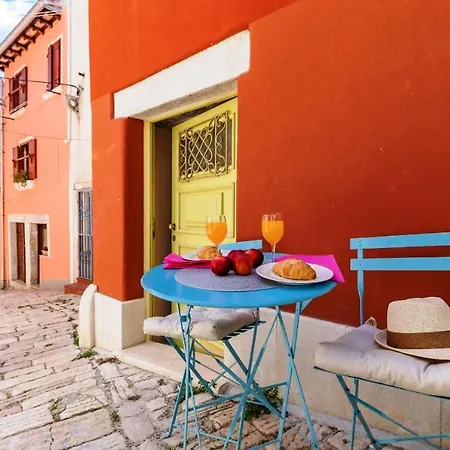 Casa Santa Vicenta Ρόβινι